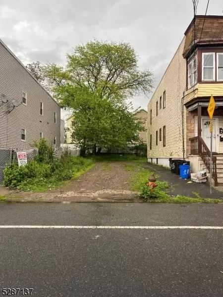 530 S 18th St, Newark City, NJ 07103