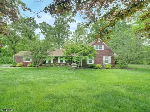 1204 Evergreen Dr, Bridgewater, NJ 08807