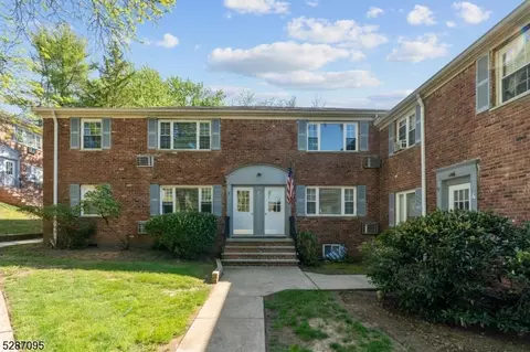 2 Wedgewood Dr #4, Verona, NJ 07044