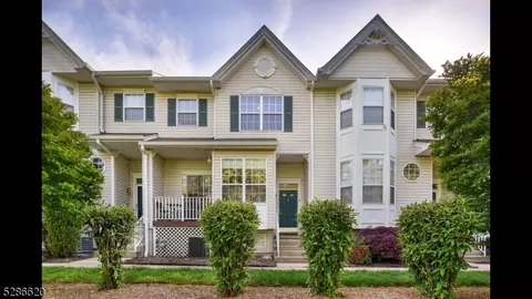 8 Cummington Ln, Flemington, NJ 08822