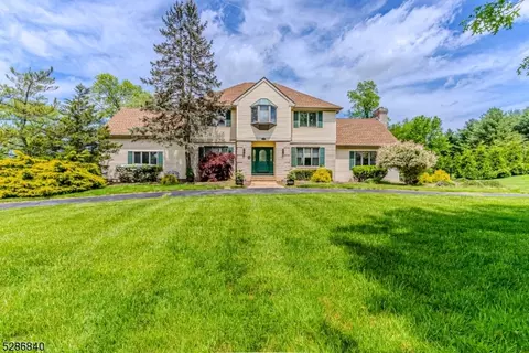 6 Ewing Dr, Flemington, NJ 08822