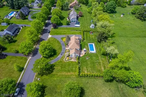 6 Ewing Dr, Flemington, NJ 08822 photo 3