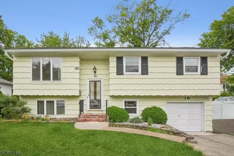 16 Murdock St, Woodbridge Twp, NJ 08863
