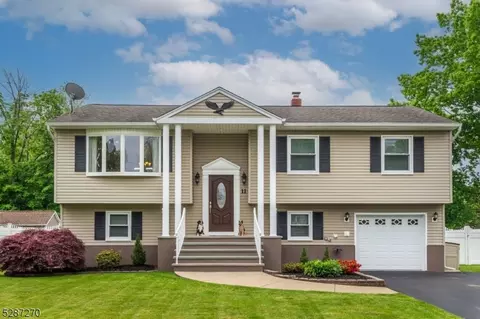 11 Brooklawn Dr, Pequannock Twp, NJ 07444