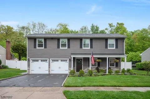33 Bolton Rd, Mount Olive, NJ 07836