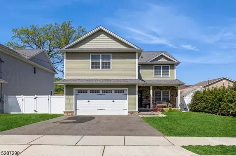 53 Coger St, Saddle Brook, NJ 07663