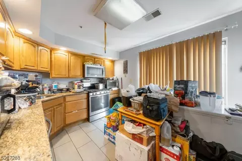 64 Vaughan Dr, Newark, NJ 07103 photo 6