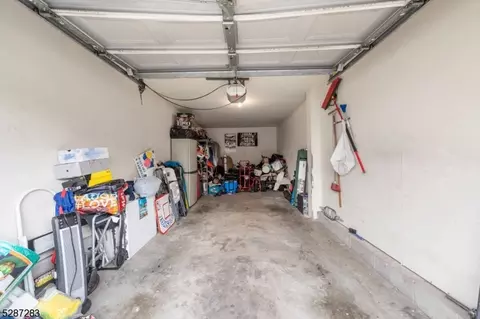 64 Vaughan Dr, Newark, NJ 07103 photo 13