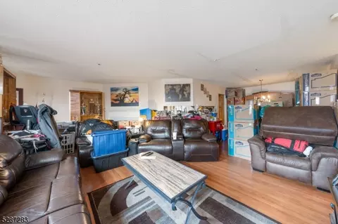 64 Vaughan Dr, Newark, NJ 07103 photo 4