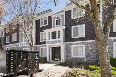 87 Village Dr #87, Morristown, NJ 07960