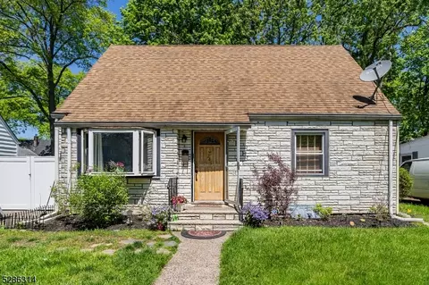 241 Van Buskirk Rd, Teaneck, NJ 07666