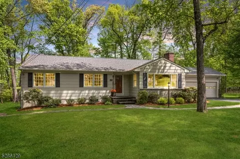 69 Orchard Ln, Berkeley Heights, NJ 07922