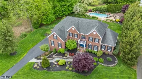 71 Canterbury Way, Bernards, NJ 07920
