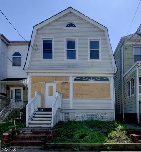 98 Fabyan Pl, Newark, NJ 07112
