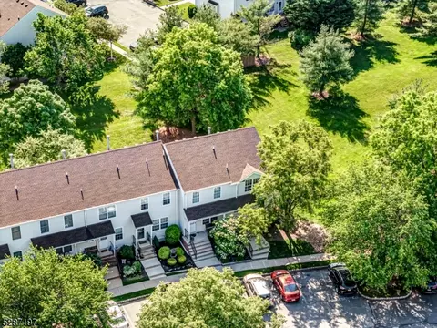 407 Wedgewood Cir, Flemington, NJ 08822