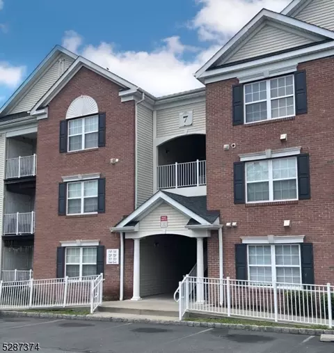 735 Cedar Ct, New Brunswick, NJ 08901