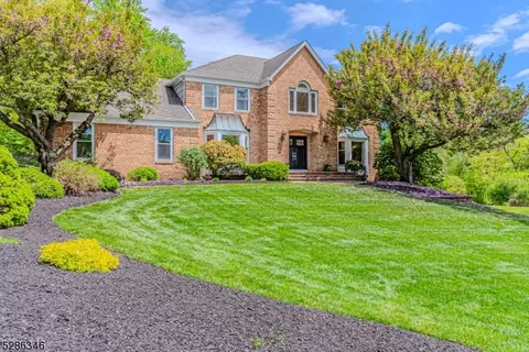 1 Headley Ct, Denville, NJ 07834