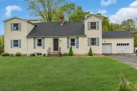 5 Busy Bee Ln, Warren, NJ 07059