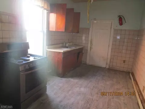 183 Howe Ave, Passaic, NJ 07055 photo 6
