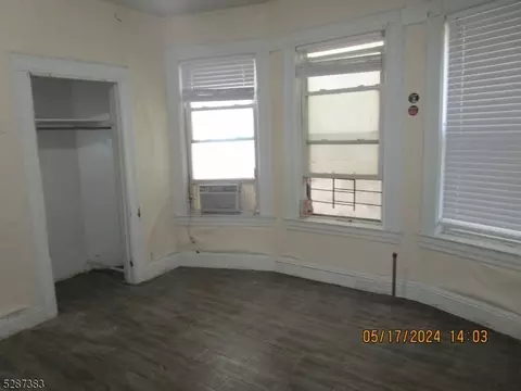 183 Howe Ave, Passaic, NJ 07055 photo 4