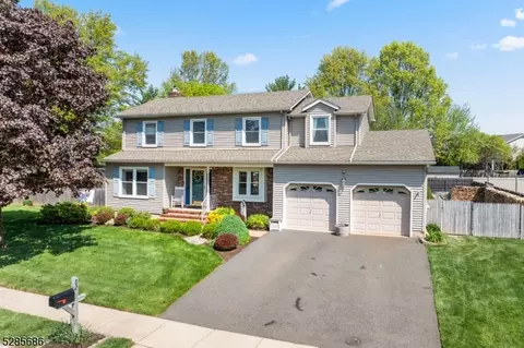 82 Rivendell Rd, Hillsborough, NJ 08844