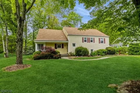75 Chimney Ridge Dr, Morristown, NJ 07960