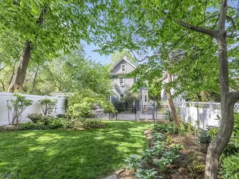 3 Dodd St, Montclair, NJ 07042 photo 32