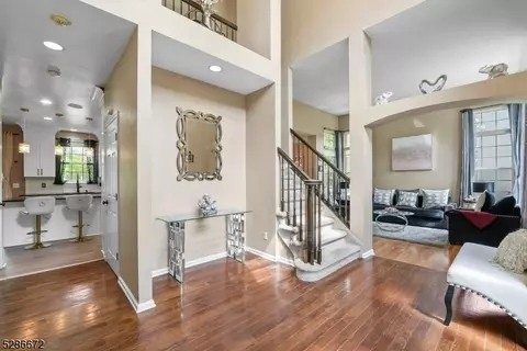 69 School House Rd, Jefferson, NJ 07438