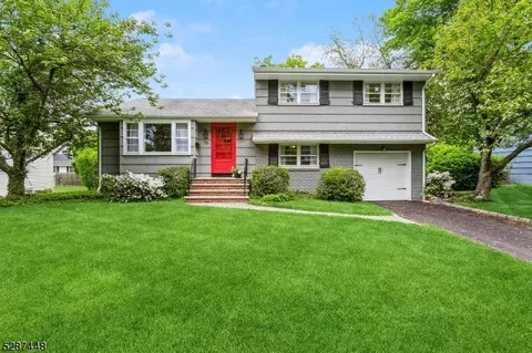 13 Oak Ct, Fanwood, NJ 07023