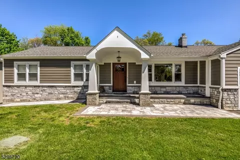 11 Seneca Lake Ter, Sparta, NJ 07871