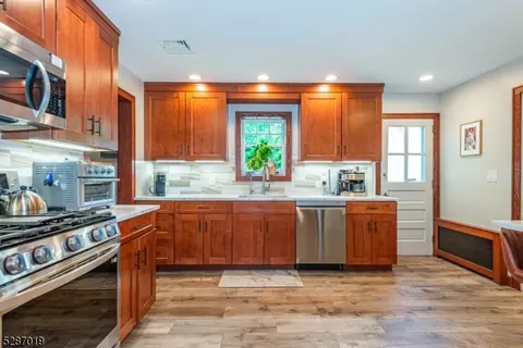 18 Hazel Ter, Nutley, NJ 07110 photo 7
