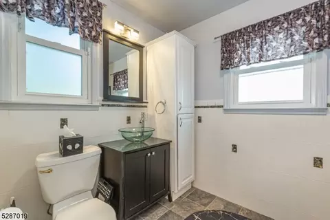 18 Hazel Ter, Nutley, NJ 07110 photo 11
