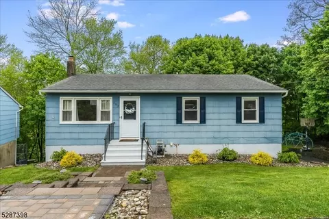 103 Winding Hill Rd, Hopatcong, NJ 07843