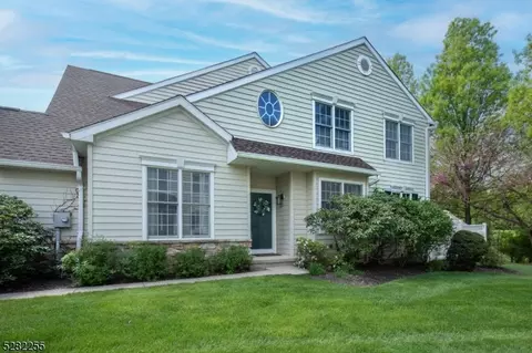 36 Patriot Hill Dr, Bernards, NJ 07920