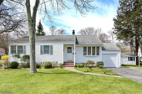 3 Elbert Ct, Ramsey, NJ 07446
