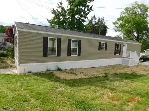 17 Valley Vw, Oxford Twp, NJ 07863