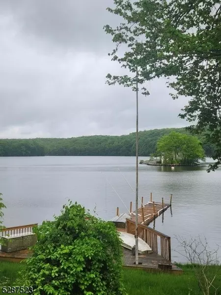 23 Alpine Dr, Jefferson, NJ 07849