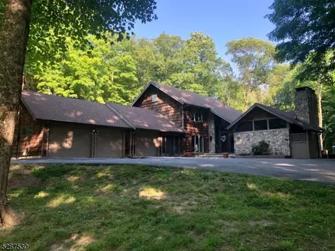 34 Spring Valley Rd # A, Hardwick Twp, NJ 07825