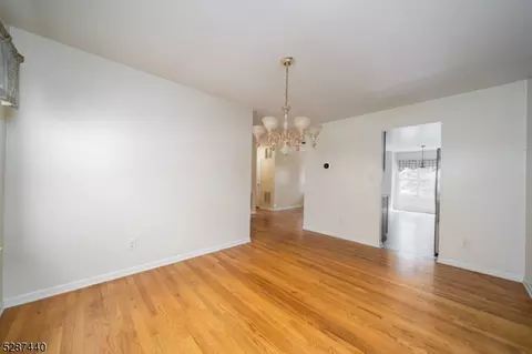 134 Butternut Dr, Wayne, NJ 07470 photo 9