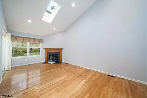 134 Butternut Dr, Wayne, NJ 07470 photo 10