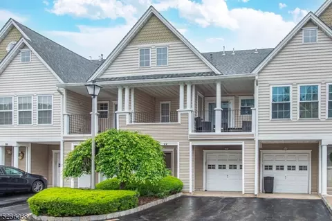 22 Collura Ln, Clifton, NJ 07012