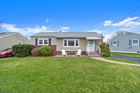 34 Belrose Ct, Clifton, NJ 07013