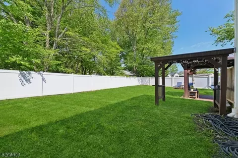 7 Dill Ct, Edison, NJ 08817 photo 32
