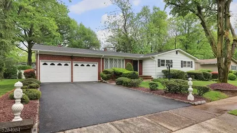 20 Lynnwood Rd, Edison, NJ 08820
