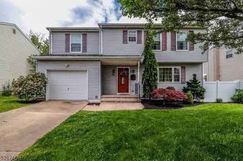 90 Russell St, Woodbridge Twp, NJ 07095