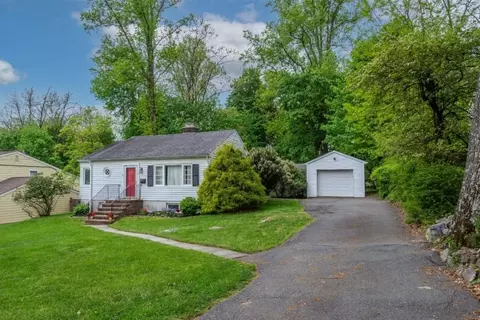12 Trowbridge Rd, Morris Plains, NJ 07950