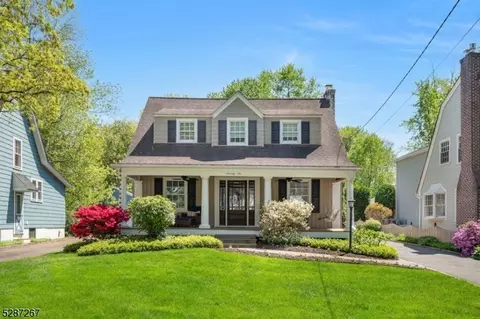 76 Laurel Dr, New Providence, NJ 07974