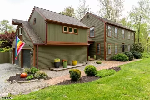 608 Millbrook Ave, Randolph, NJ 07869