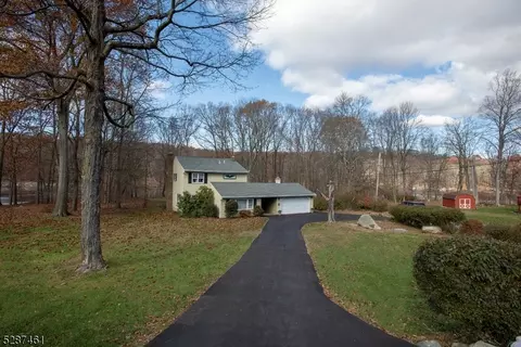 11 Manu Trl, Byram Twp, NJ 07821