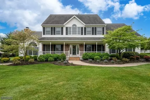 16 Dehoff Dr, Flemington, NJ 08822